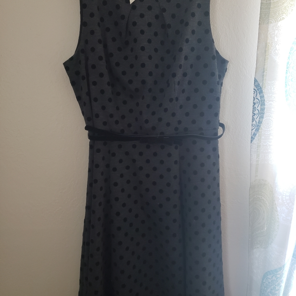 Elle sz L Gray Sleeveless Dress